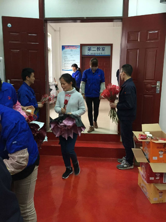 深化婦女普法教育，促進(jìn)構(gòu)建和諧銀億